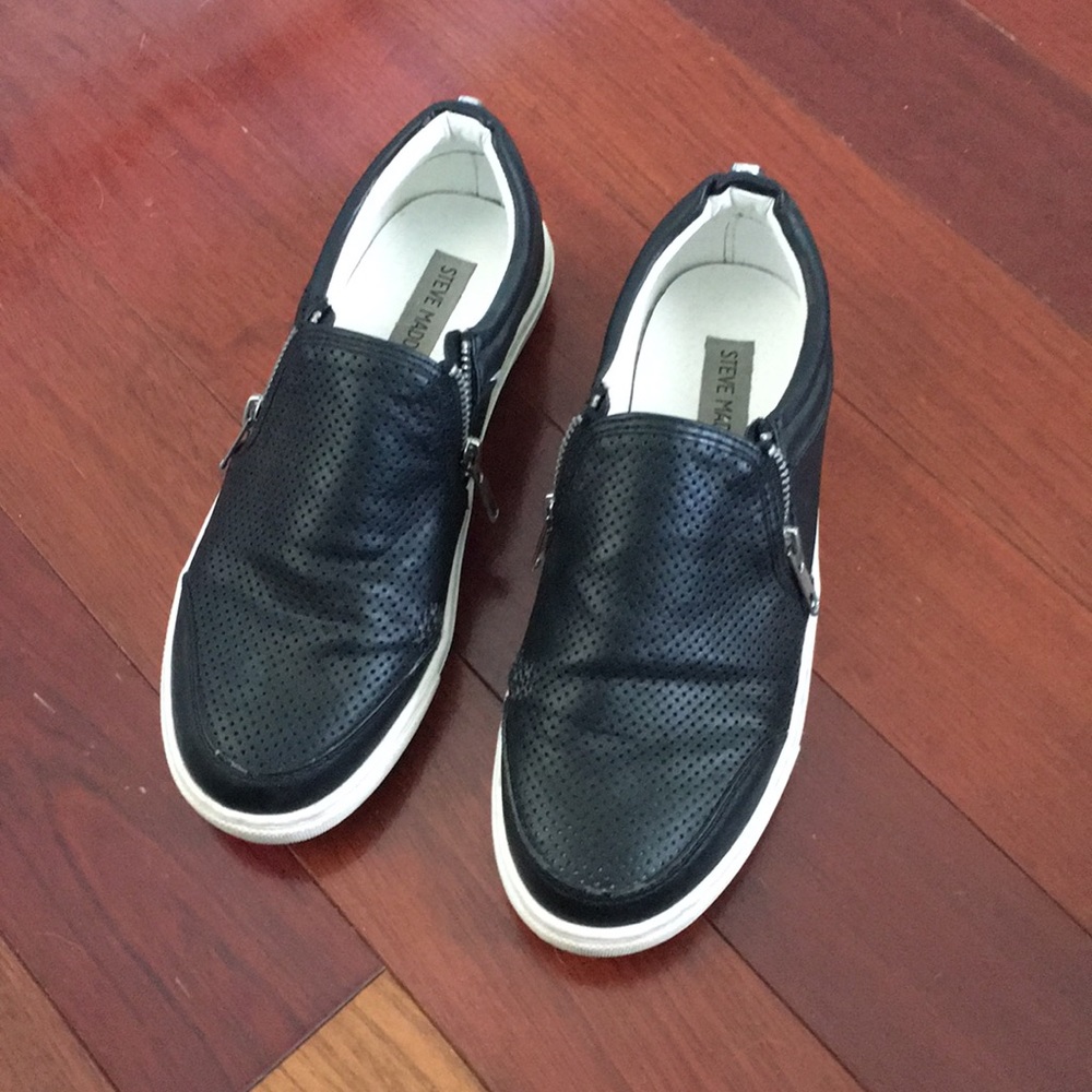 Steve Madden slip ons